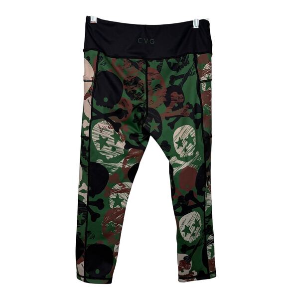 CVG Reversible Leggings Size M | Skull Camo & Red Honeycomb “Badass” Print Capri - Picture 3 of 10